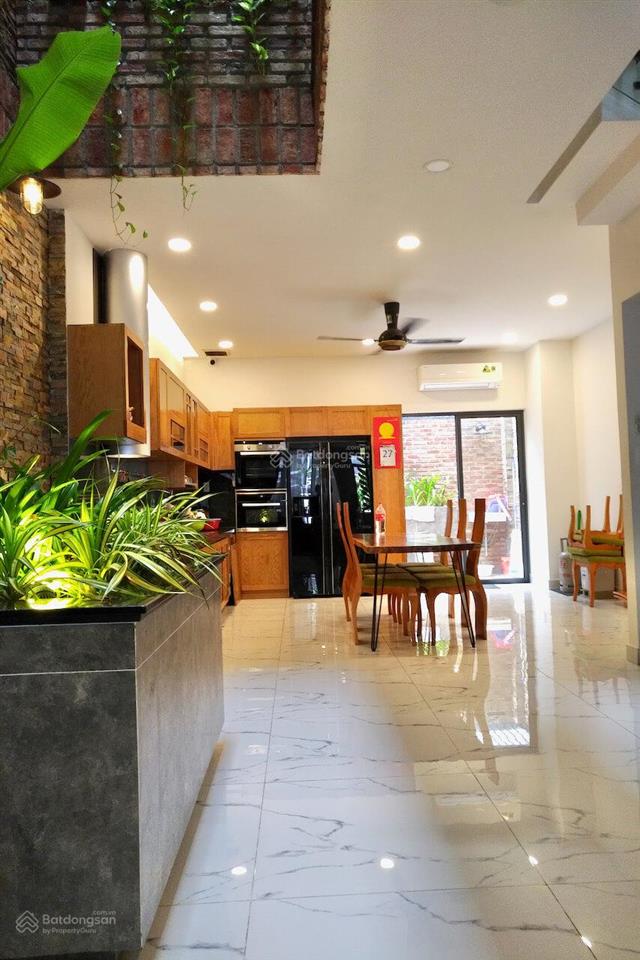Nguyên căn 5x21m (hầm 4 tầng) full nội thất ở giá chỉ 35 triệu/tháng
