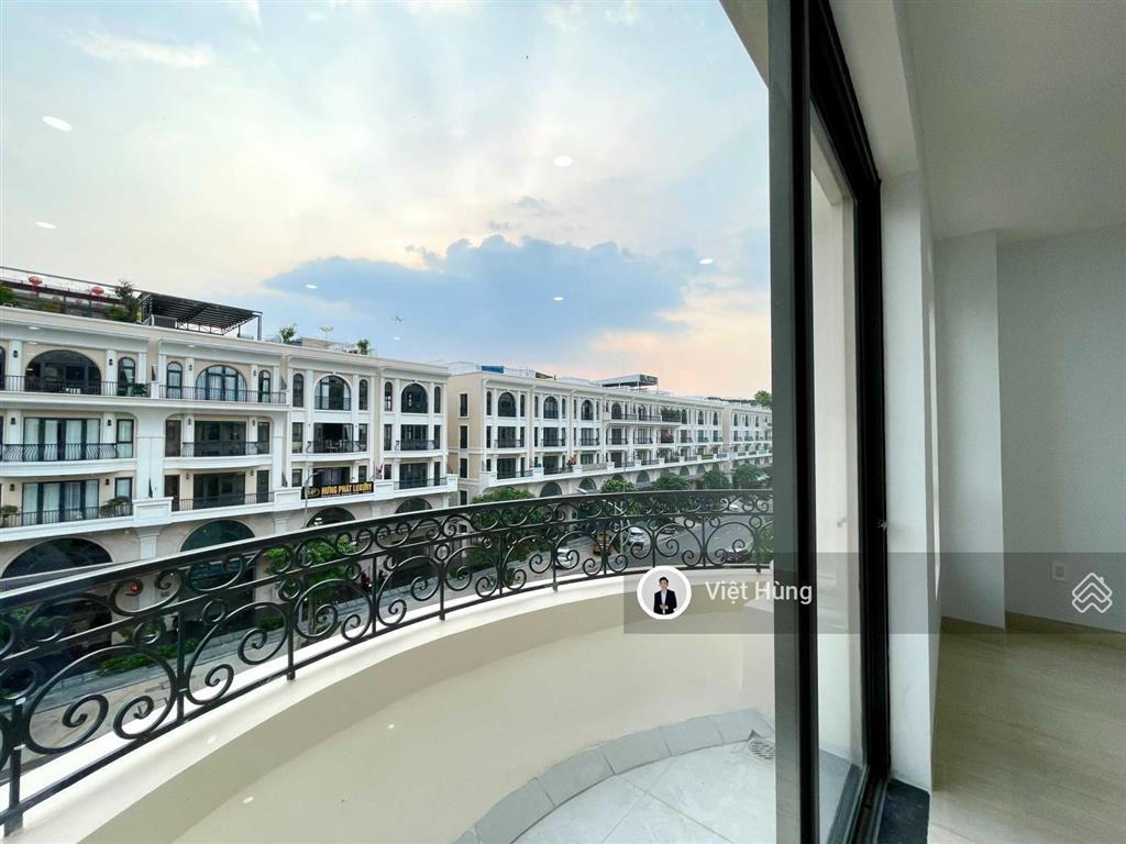 Cho thuê nhà nguyên căn đinh thị thi kđt vạn phúc, 7x22m hầm âm + 5 tầng hoàn thiện 90 triệu/tháng