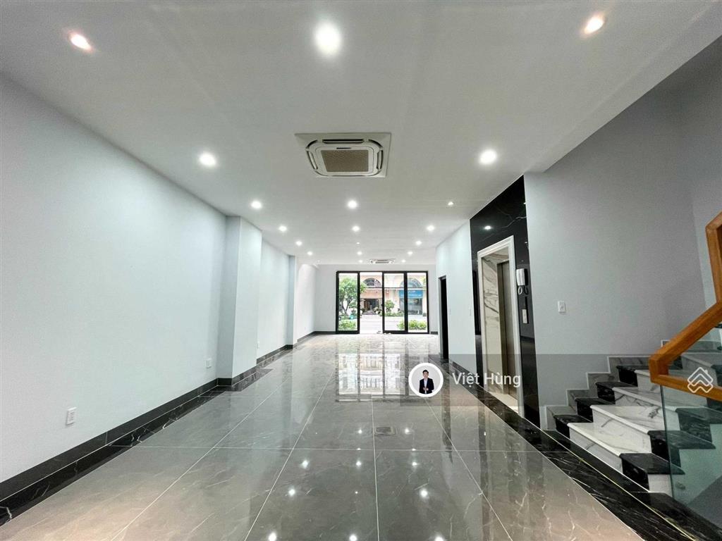 Cho thuê nhà nguyên căn đinh thị thi kđt vạn phúc, 7x22m hầm âm + 5 tầng hoàn thiện 90 triệu/tháng