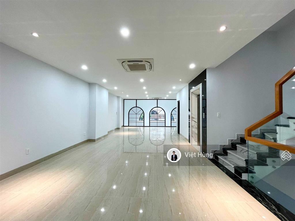 Cho thuê nhà nguyên căn đinh thị thi kđt vạn phúc, 7x22m hầm âm + 5 tầng hoàn thiện 90 triệu/tháng