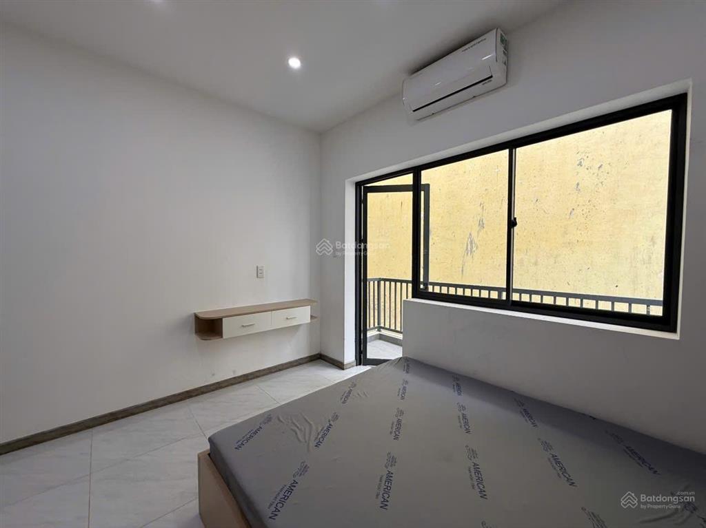 Căn hộ ban công full nt, 35m2, ban công ngay nơ trang long gần chợ bà chiểu sát q1, q3