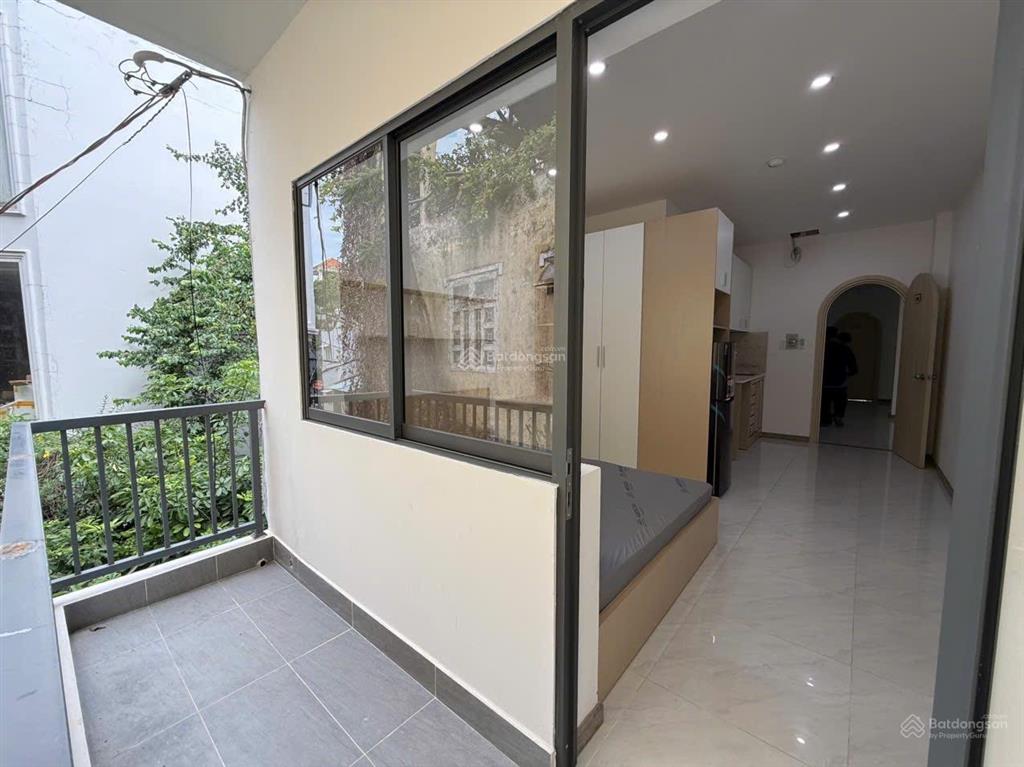 Căn hộ ban công full nt, 35m2, ban công ngay nơ trang long gần chợ bà chiểu sát q1, q3