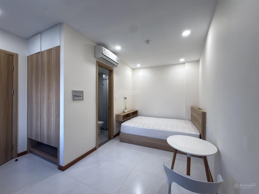 Chdv full nội thất, nhà thang máy, hút mùi, lò vi sóng, cửa sổ lớn gần nơ trang long, sát gv, pn
