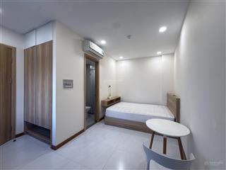 Chdv full nội thất, nhà thang máy, hút mùi, lò vi sóng, cửa sổ lớn gần nơ trang long, sát gv, pn