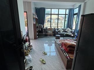 Cho thuê căn hộ studio, ngõ 189 phố nguyễn ngọc vũ, dt 35m2, nhà mới tinh nội thất như ảnh, 4,5 tr