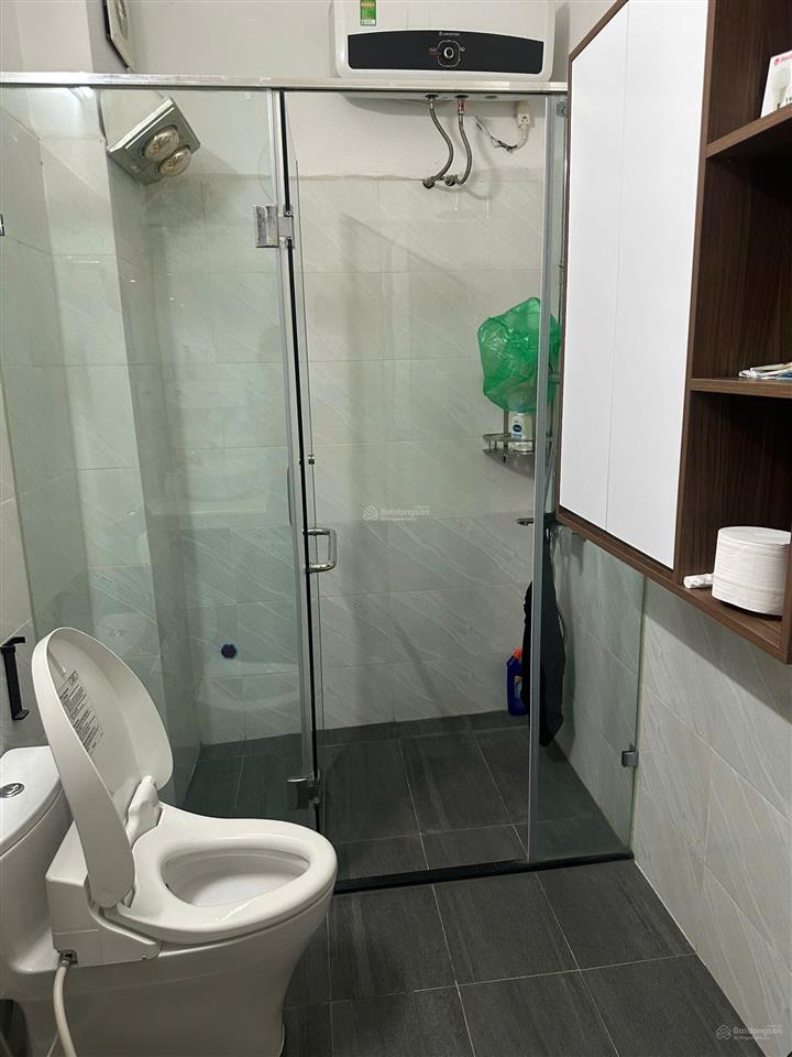 Cho thuê nhà riêng ngõ 84 ngọc khánh, dt 40m2 x 5t, có 3 ngủ đủ đồ, nhà mới, giá 15 triệu/tháng