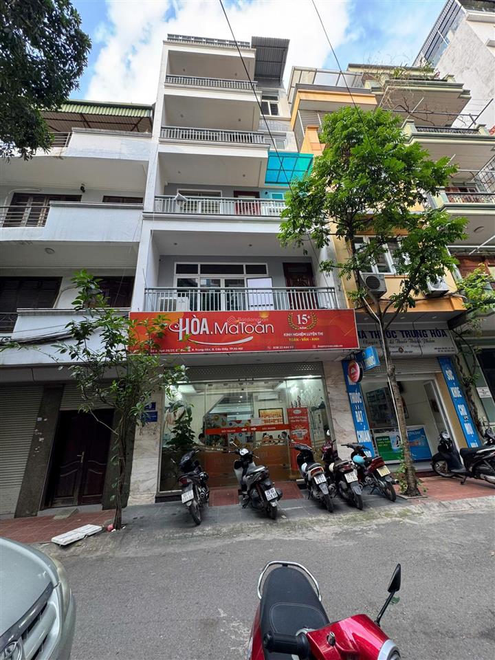 Cho thuê nhà mặt phố đỗ quang dt 90m2 x 3 tầng, mt 6m, nhà mới, thang máy, giá 39 tr/th