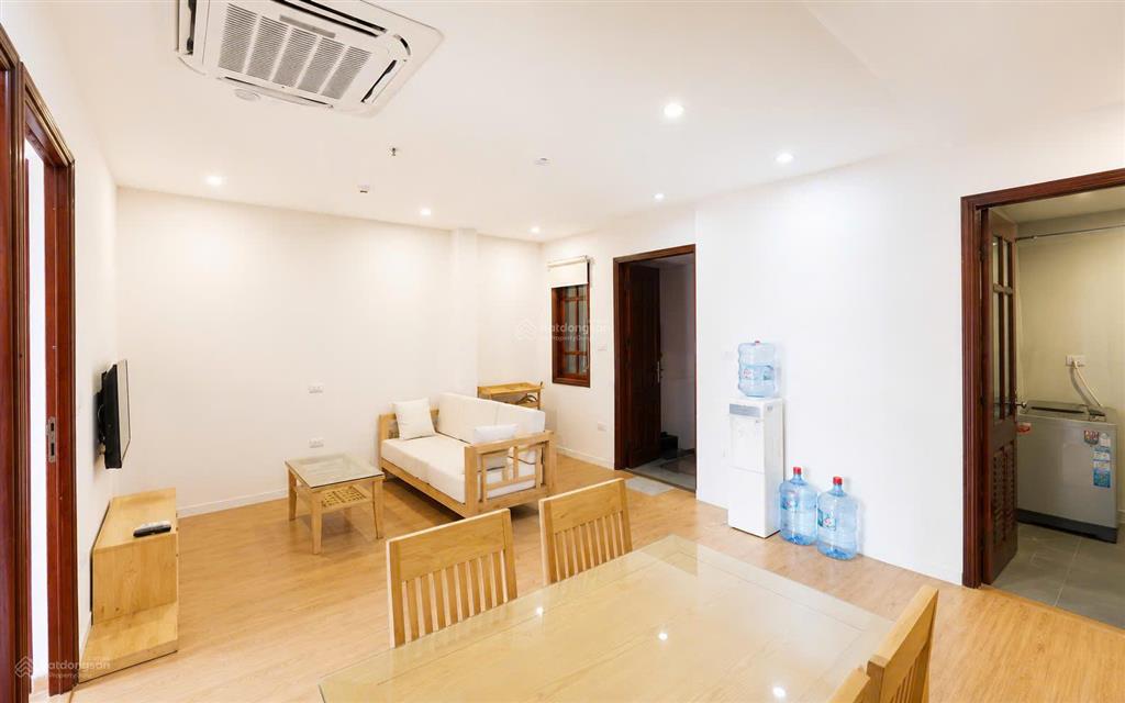 Cho thuê căn hộ 2 ngủ, ngõ 140 giảng võ, dt 80m2, nội thất như ảnh, giá 13,5tr/th