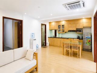 Cho thuê căn hộ 2 ngủ, ngõ 140 giảng võ, dt 80m2, nội thất như ảnh, giá 13,5tr/th