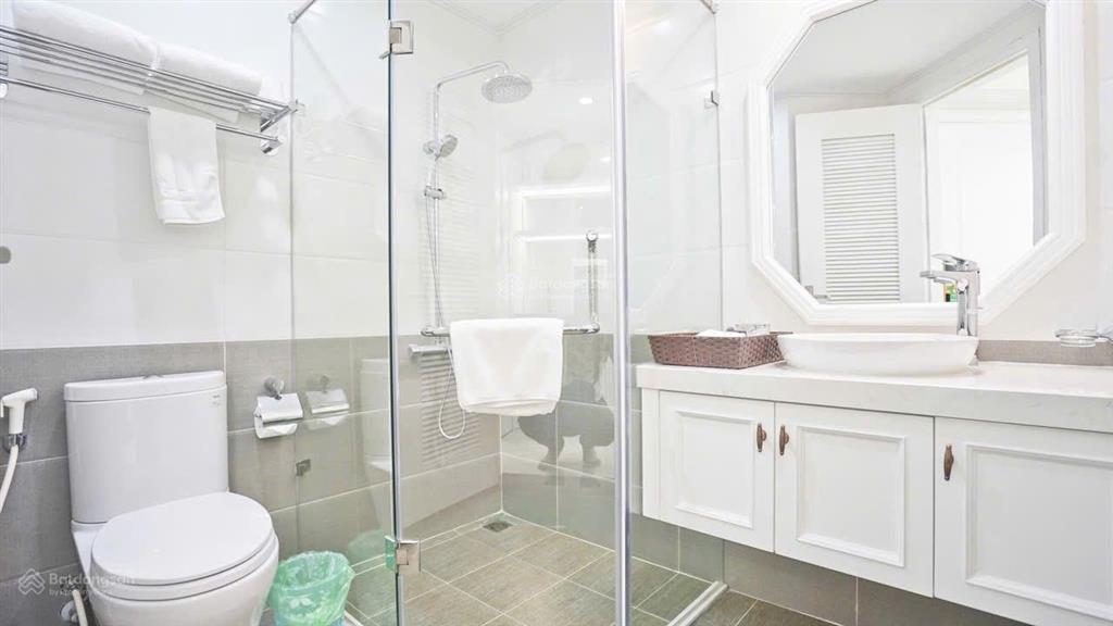 Cho thuê căn hộ 2 ngủ, vị trí đẹp phố nguyễn du, dt 90m2, nội thất như ảnh, 17tr