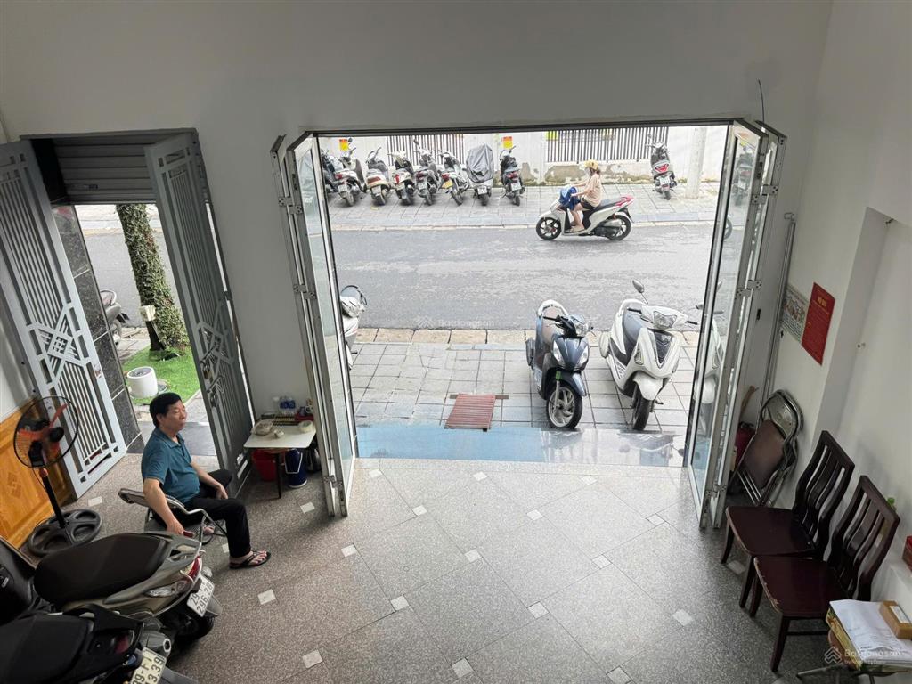 Cho thuê sàn văn phòng ngõ bà triệu dt 50m, mt 8m, thang máy, hầm để xe, ôtô tải đỗ cửa, giá 8tr