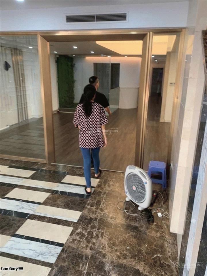 Cho thuê nhà mặt phố mai anh tuấn, dt 50m2 x 2t, mt 5m, thông sàn, giá thuê tầng một 15tr/tháng