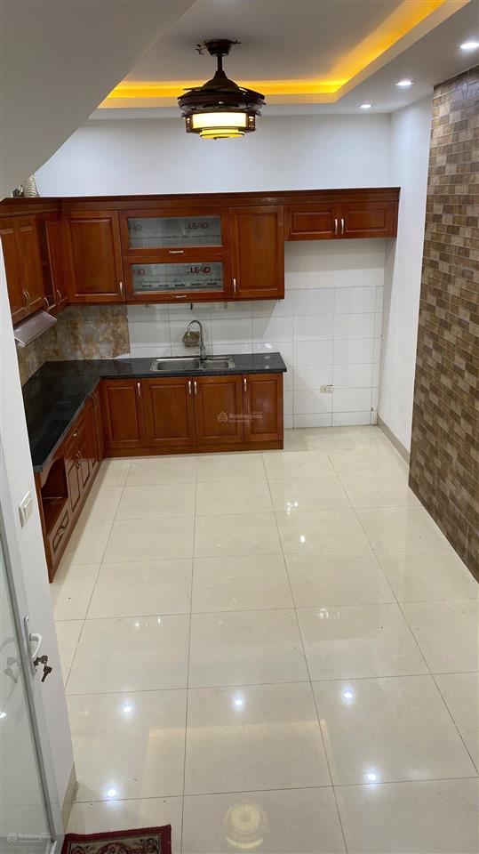 Chính chủ cho thuê nhà riêng ngõ 46a phạm ngọc thach, dt 60m² x 4t, có gara để ô tô, giá 23tr