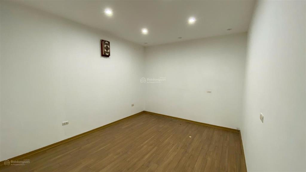 Chính chủ cho thuê nhà riêng ngõ 46a phạm ngọc thach, dt 60m² x 4t, có gara để ô tô, giá 23tr