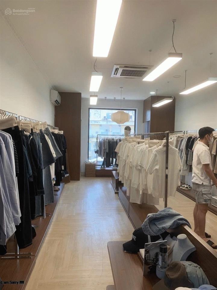 Cho thuê sàn văn phòng phố tuệ tĩnh dt 50m2, thang máy, hầm để xe, ô tô đỗ cửa, giá 10 triệu