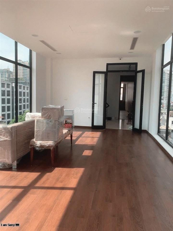 Cho thuê sàn văn phòng phố hoa lư dt 45m2, thang máy, hầm để xe, ô tô đỗ cửa, giá 9 triệu