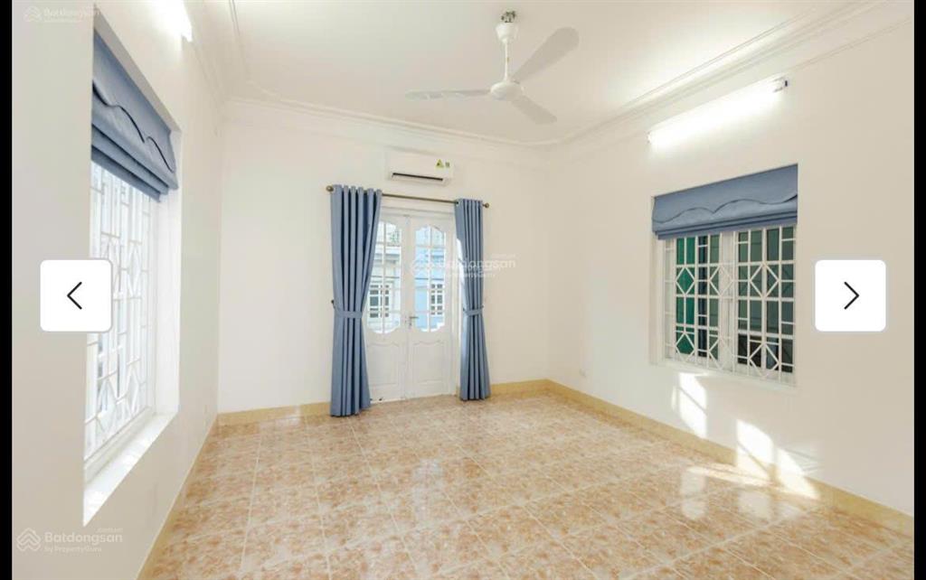 Cho thuê nhà riêng ngõ 219 bồ đề, dt 60m2 x 4t, mt 7m, sân vườn 140m2, nhà mới như ảnh, giá 28 tr