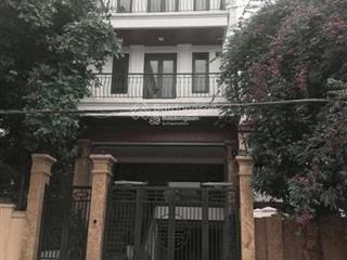Cho thuê nhà riêng ngõ 219 bồ đề, dt 60m2 x 4t, mt 7m, sân vườn 140m2, nhà mới như ảnh, giá 28 tr