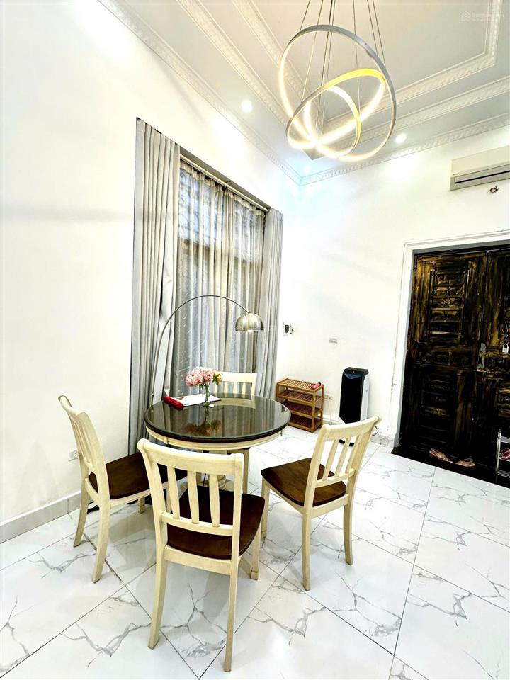 Cho thuê nhà riêng ngõ 1081 hồng hà, dt 35m2 x 4,5t, có 3 ngủ full đồ, nhà mới, giá 15 triệu/tháng