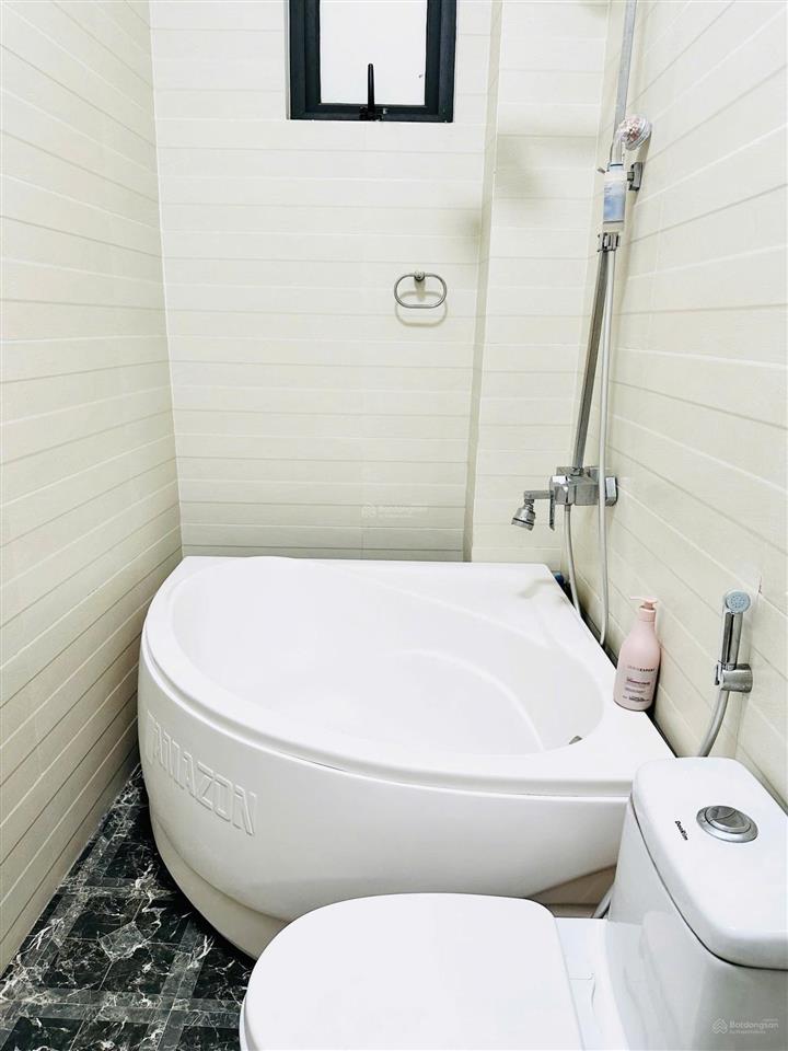 Cho thuê nhà riêng ngõ 1081 hồng hà, dt 35m2 x 4,5t, có 3 ngủ full đồ, nhà mới, giá 15 triệu/tháng