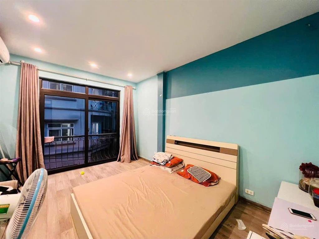Cho thuê nhà riêng ngõ 51 lãng yên, dt 40m2 x 4,5t, có 4 ngủ full đồ xịn, nhà mới, giá 15 triệu