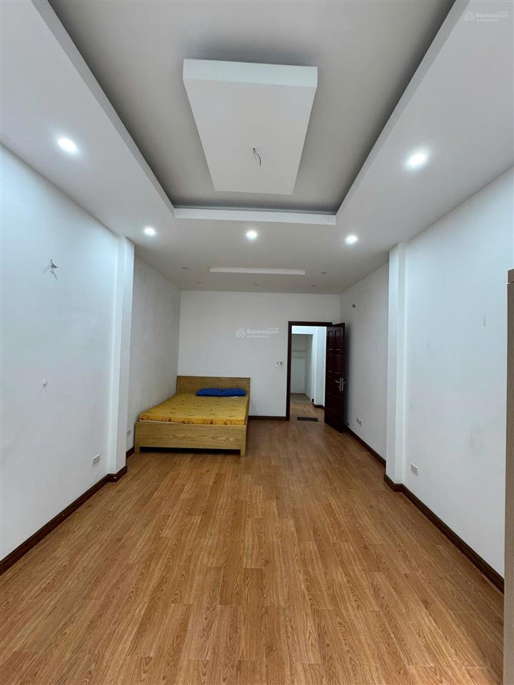 Cho thuê nhà riêng ngõ 511 kim mã, dt 60m2 x 4,5t, mt 5m, nhà mới thông sàn, giá 23tr/th