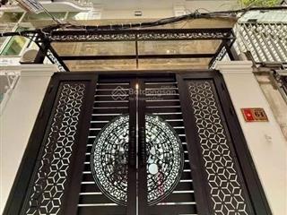 Cho thuê nhà riêng ngõ 511 kim mã, dt 60m2 x 4,5t, mt 5m, nhà mới thông sàn, giá 23tr/th