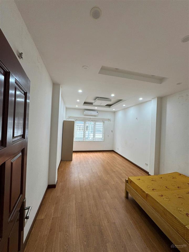 Cho thuê nhà riêng ngõ 511 kim mã, dt 60m2 x 4,5t, mt 5m, nhà mới thông sàn, giá 23tr/th