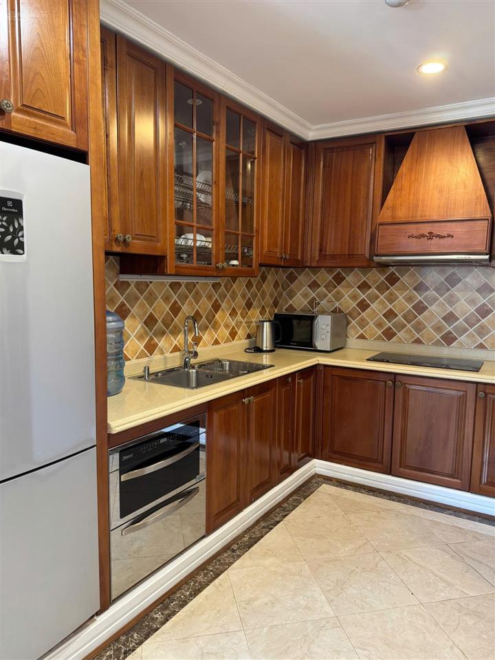Cho thuê căn hộ 2 ngủ, căn hộ vip phố thi sách, dt 120m2, nội thất như ảnh, 28tr