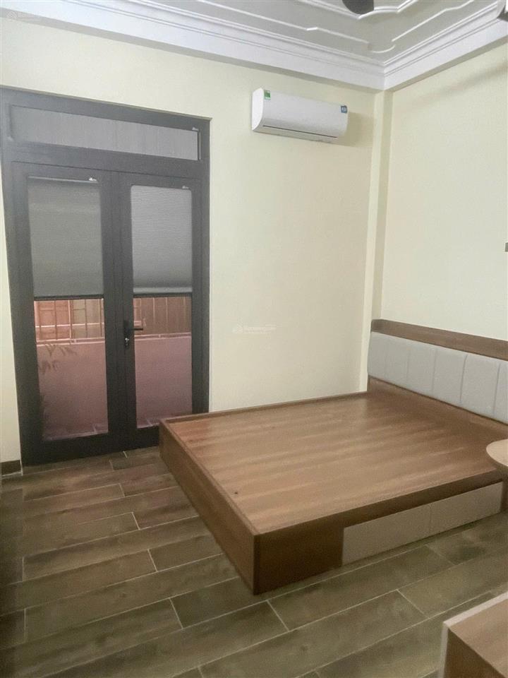 Cho thuê nhà riêng ngõ 444 đội cấn, dt 70m2 x 5t, có 5 ngủ full đồ xịn, nhà mới như ảnh, giá 23 tr