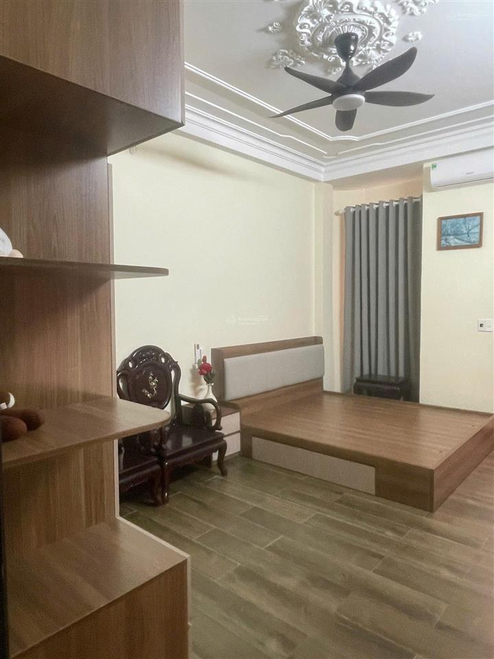 Cho thuê nhà riêng ngõ 444 đội cấn, dt 70m2 x 5t, có 5 ngủ full đồ xịn, nhà mới như ảnh, giá 23 tr