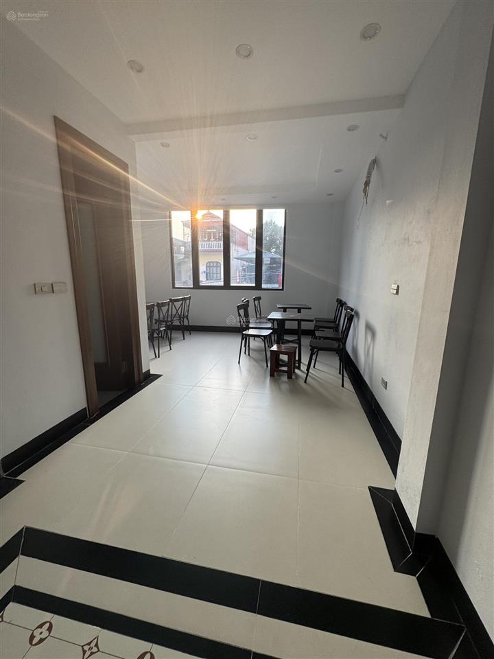 Cho thuê nhà mặt phố thanh bình, mỗ lao, hà đông dt 80m2 x 3 tầng, mt 6m, thang máy, giá 27 tr/th