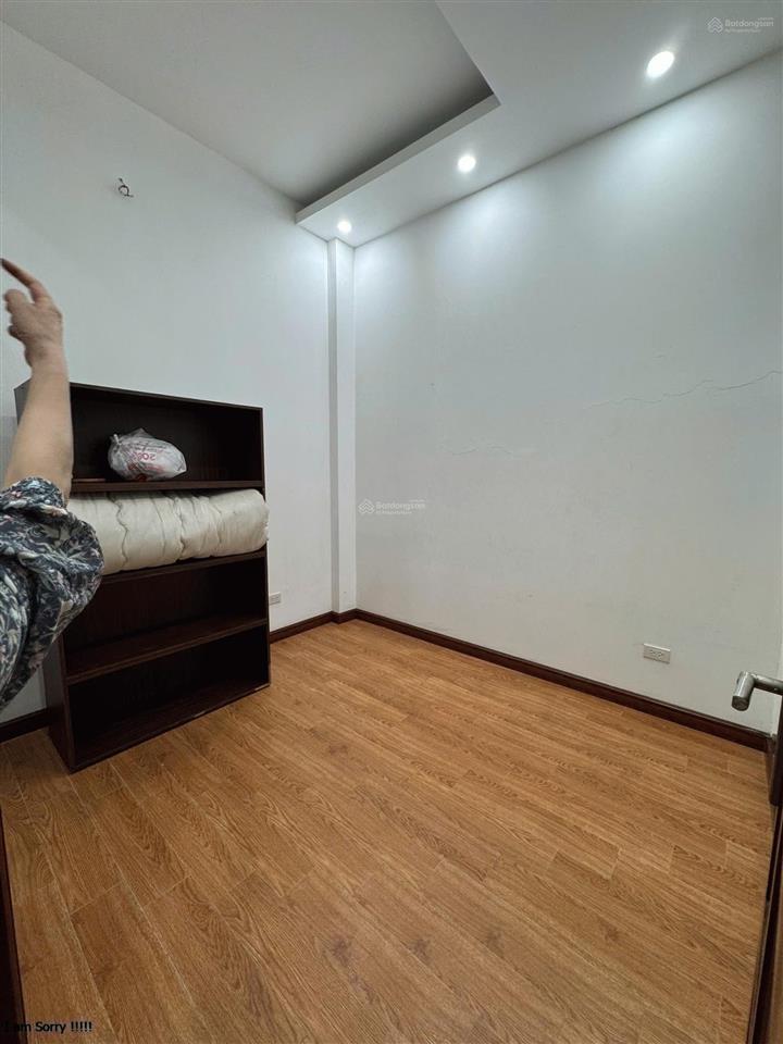 Cho thuê nhà riêng ngõ 511 kim mã, dt 60m2 x 4,5t, mt 5m, nhà mới thông sàn, giá 23tr/th