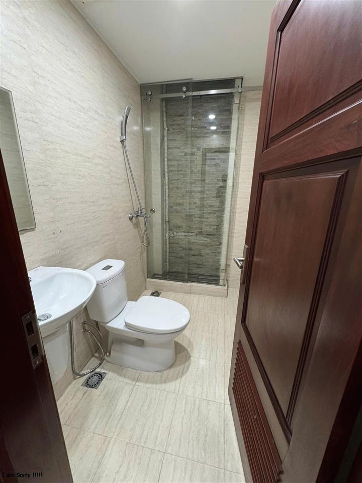 Cho thuê nhà riêng ngõ 511 kim mã, dt 60m2 x 4,5t, mt 5m, nhà mới thông sàn, giá 23tr/th