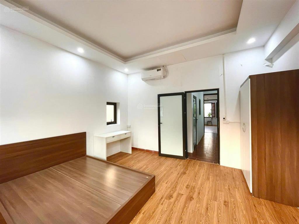 Cho thuê căn hộ 2 ngủ, 220 phố bà triệu, dt 90m2, nội thất đẹp như ảnh, 12 triệu/tháng