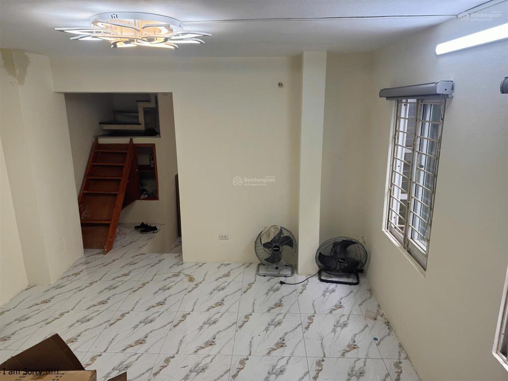 Cho thuê nhà riêng ngõ hàm long 1, dt 40m2 x 4t, có 3 ngủ full đồ, nhà mới như ảnh, giá chốt 12 tr