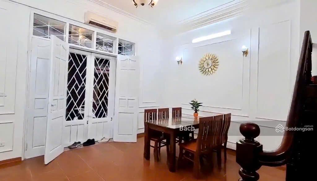 Hiếm  bán nhà riêng quận đống đa  dt 40m2, 3 tầng, mt 3m, giá 5 tỷ. phù hợp gia đình về ở ngay