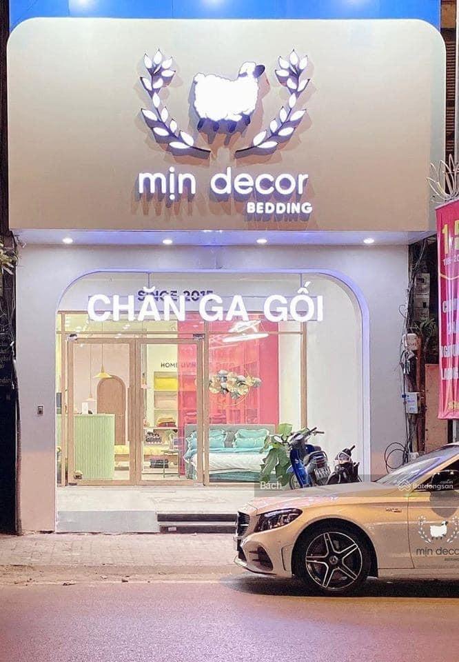 Cho thuê nhà mặt phố hàng bông quy mô lớn  dt 180m2, 2 tầng, mt 5m, giá 200tr.  0886 248 ***