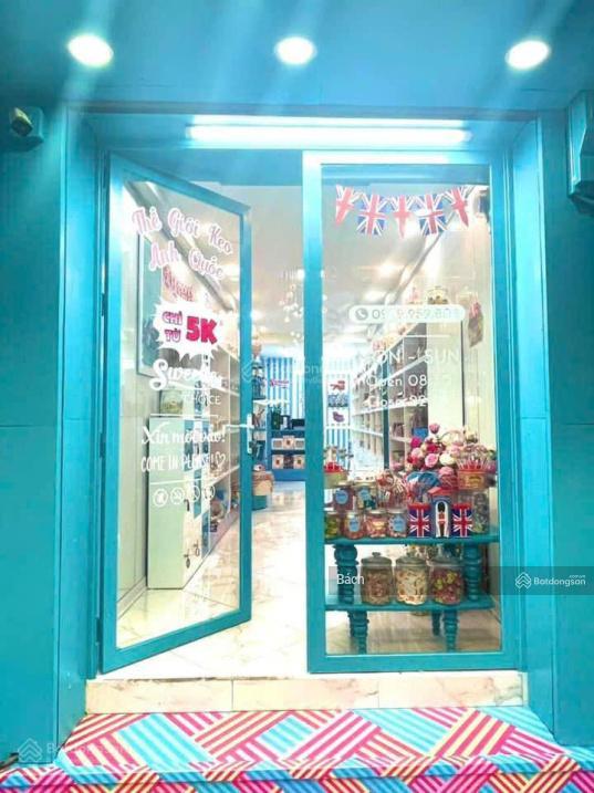 Cho thuê cửa hàng mặt phố hàng cân  dt 30m2  mt 3m  hợp làm phòng vé, souvenir shop, phụ kiện