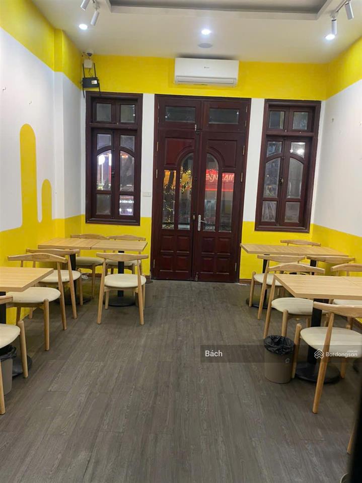 Cho thuê nhà mặt phố phủ doãn, q. hoàn kiếm  dt 30m2  4 tầng  mt 8m đối diện bệnh viện việt đức