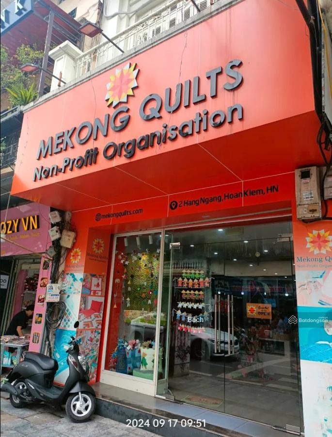 Làm gì còn!!! mặt phố hàng đào  dt 100m2 x 2 tầng  mt 6m  giá 300tr/tháng.  0886 248 *** bách