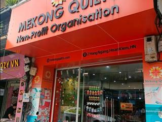 Làm gì còn!!! mặt phố hàng đào  dt 100m2 x 2 tầng  mt 6m  giá 300tr/tháng.  0886 248 *** bách