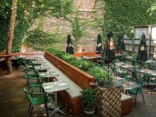 Cho thuê mbkd mặt phố tông đản, dt 300m2, 2 tầng  mt 10m. kinh doanh mọi loại hình.  0886 248 ***
