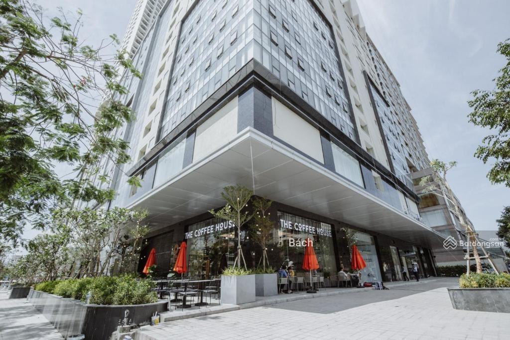 Siêu phẩm mặt phố tông đản  300m²  2 tầng  mt 10m  cực hợp nhà hàng & bar