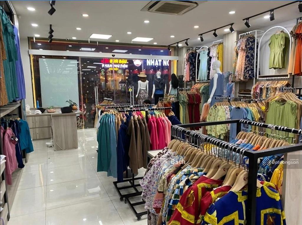 Cho thuê mbkd phố huế  trục chính lên hồ  dt 200m2 x 2 tầng  mt 8m  mặt tiền rộng  nhà mới
