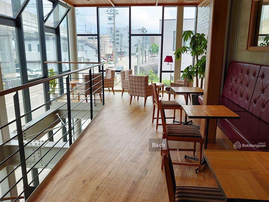 View hồ gươm tầng 2  100m² có ban công  chỉ 40 triệu/tháng.  0886 248 ***