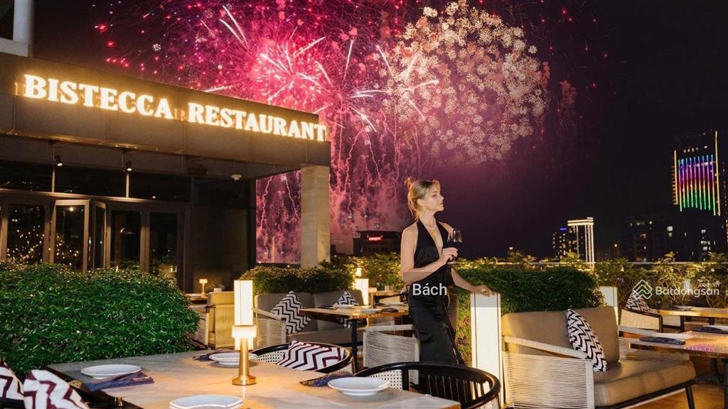 Nổi bật view hồ gươm  phố đinh tiên hoàng  xem trọn pháo hoa  không có căn thứ 2  dt 1200m2