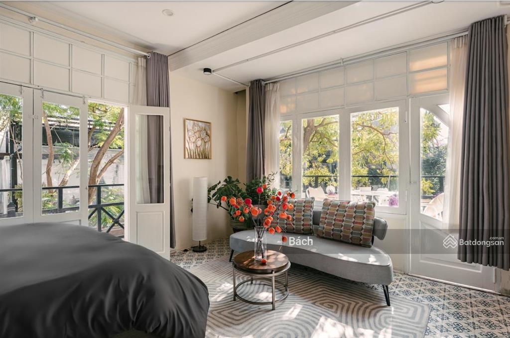 Cho thuê căn hộ mặt phố nam ngư, dt 100m2, 6 tầng, giá 80tr, 10 phòng căn hộ khép kín