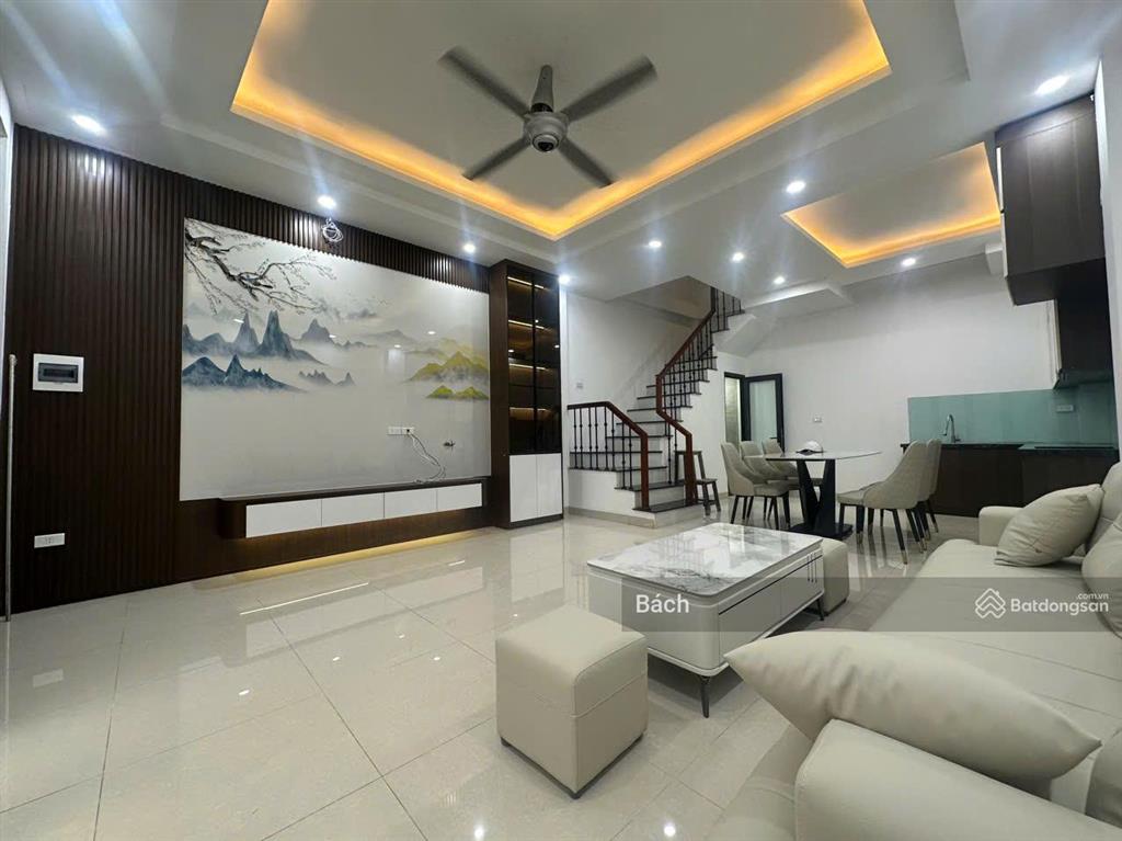 Chính chủ bán nhà dương văn bé  43m2, 5 tầng  lô góc  nhà mới  full nội thất  10.9 tỷ