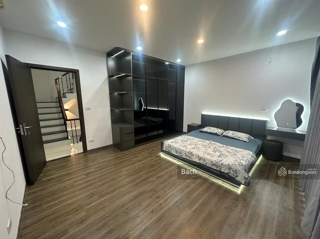 Chính chủ bán nhà dương văn bé  43m2, 5 tầng  lô góc  nhà mới  full nội thất  10.9 tỷ